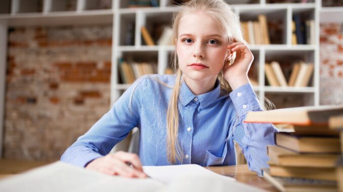 Jaki podręcznik z podstaw logistyki powinni wybrać początkujący i studenci w tym obszarze?